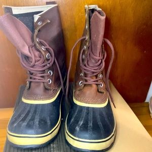 COPY - Gently used Sorels